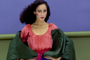La modelo de los años 60, Pat Cleveland, es una impresionante persona que toma riesgos en la moda en la actualidad