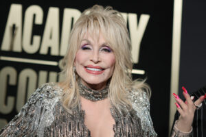 Rare Times Dolly Parton vistió su apariencia de mezclilla y quedó absolutamente atónita
