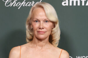 El Bob peludo rubio fresa de Pamela Anderson fue uno de sus cambios de belleza más atrevidos