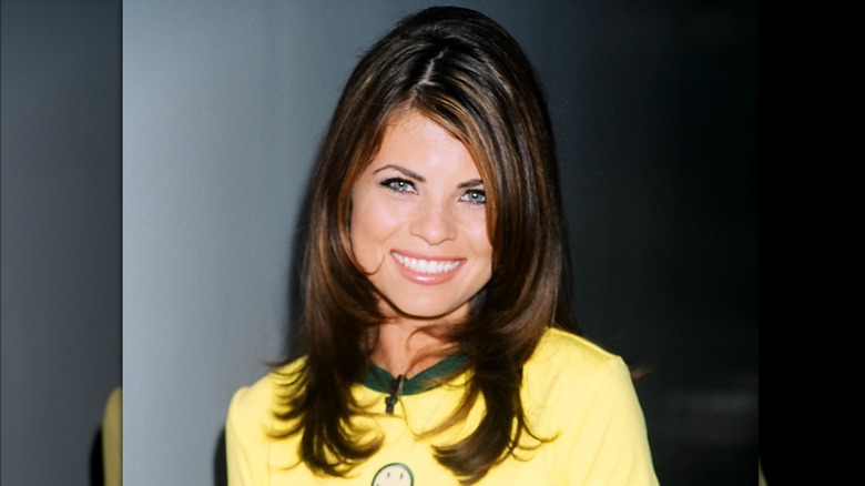 Yasmine Bleeth en el Rock 'N' Jock Basketball de MTV en Los Ángeles en septiembre de 1995