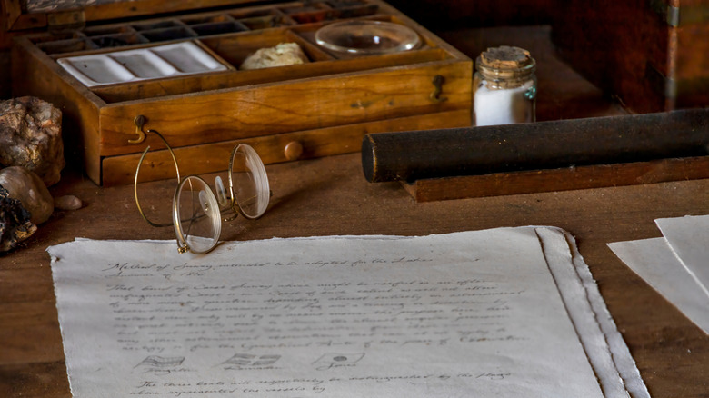 Un escritorio histórico en el Discovery Harbour en Penetanishene.