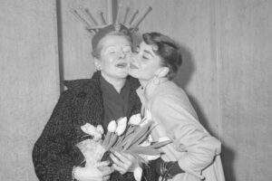 Fotos raras de Audrey Hepburn con su mamá