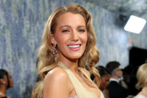 Genética del cabello de primer nivel: la hija de Blake Lively hereda los impresionantes mechones largos de la estrella