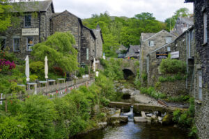 Escondido dentro del Parque Nacional Lake District, se encuentra una pintoresca ciudad con paseos panorámicos, deliciosas comidas locales y ruinas romanas.