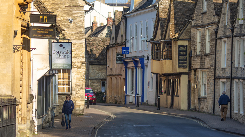 Una calle comercial en Cirencester