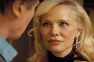 7 looks de maquillaje inspirados en los personajes más feroces de Pamela Anderson