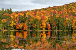 10 lagos de EE. UU. que tienen el follaje de otoño más impresionante