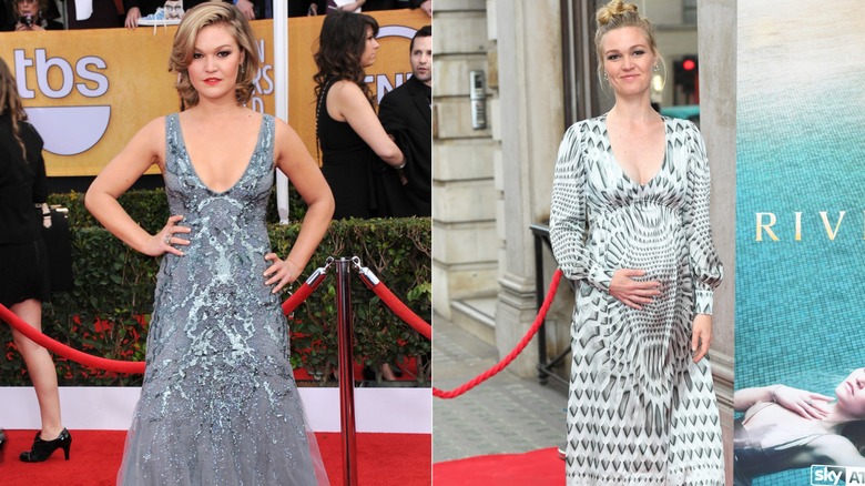 (L) Julia Stiles con un vestido azul polvoriento y lápiz labial rojo en 2013 (R) Julia Stiles sosteniendo su panza en 2017