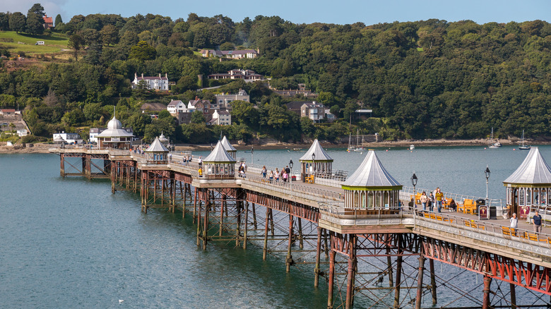 Una vista del muelle de Garth en Bangor, Gales