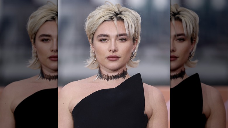 Florence Pugh en un photocall para el 