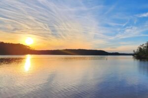 Olvídese de Florida, retírese a esta escapada junto al lago de Carolina del Sur con vida asequible, diversión al aire libre y belleza natural