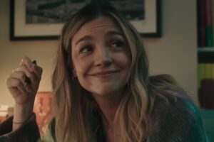 La estrella del oso Abby Elliott luce casi irreconocible después de su transformación de cabello oscuro