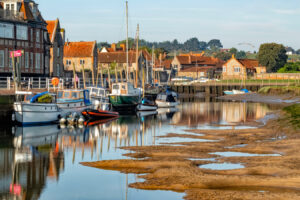 Escondido en la costa de Norfolk hay un pueblo inglés con playas, belleza del océano y vida silvestre