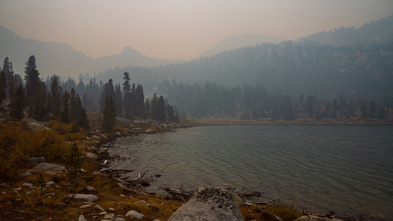Charlotte Lake en el Parque Nacional Kings Canyon John Muir Trail, California