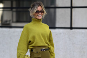 El color inesperado del suéter regresa con fuerza para el otoño de 2026 (y cómo usarlo)
