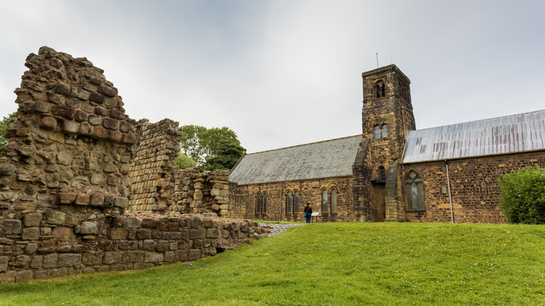 Monasterio de San Pablo en Jarrow, Inglaterra, en un día nublado