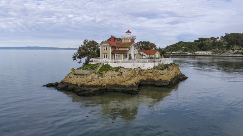 The East Brother Light Station, una posada de alojamiento y desayuno en la Bahía de San Pablo, cerca de Richmond, California