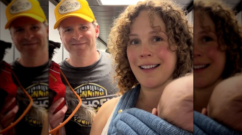 Erin Krakow y su esposo Ben Rosenbaum aparecen fotografiados en un aeropuerto mientras cargan a su perro y a su bebé recién nacido.