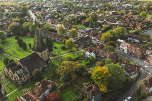 Entre Portsmouth y Crawley hay un pueblo encantador con pubs, tiendas y una animada escena gastronómica.