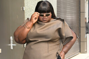 La pose viral de Gabourey Sidibe revela su estatus de fashionista: sus momentos mejor vestidos en 2026