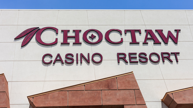 Un letrero exterior del Choctaw Casino Resort