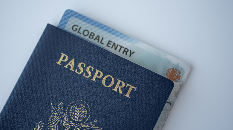 Tarjeta de entrada global dentro del pasaporte estadounidense