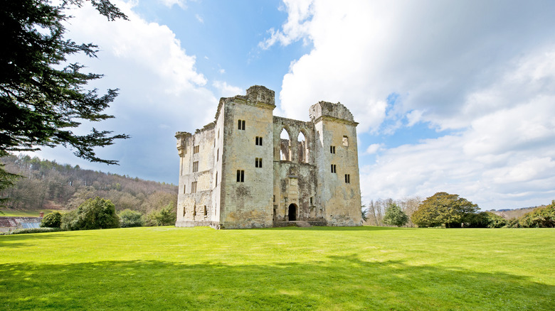 Ruinas del antiguo castillo de Wardour, Tisbury, Wiltshire, Inglaterra