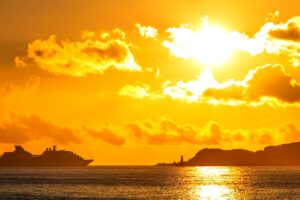 La mejor línea de cruceros con megabuques no es Carnival ni Royal Caribbean