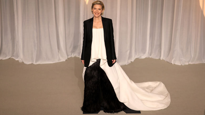 Rhea Seehorn con un atuendo confuso en la Gala del Museo de la Academia 2026