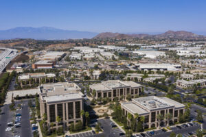 Entre Los Ángeles y Temecula se encuentra la vibrante ciudad de California con diversión familiar, cervezas artesanales y senderos panorámicos