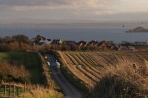 La encantadora ciudad costera de Escocia es una joya junto al mar con aventuras en el lago, playas y deliciosas comidas
