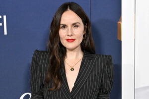 La estrella de Downton Abbey, Michelle Dockery, está irreconocible sin cabello oscuro