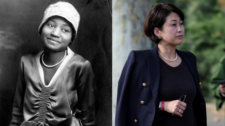 Una mujer de la década de 1920 con un collar de perlas en un retrato en blanco y negro a la izquierda y una mujer de 2026 con un collar de perlas y un traje azul marino a la derecha.