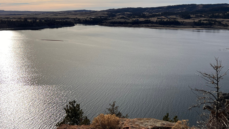 Vista aérea del embalse de Angostura en el área recreativa de Angostura, Dakota del Sur.