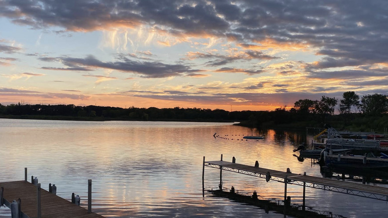 Atardecer en el lago de los cisnes