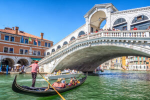 5 reglas de góndola que los turistas estadounidenses en Venecia se rompen en los primeros 10 minutos