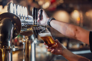 El bar de aeropuerto mejor clasificado de Estados Unidos se encuentra en una ciudad del Medio Oeste con deliciosas cervezas artesanales